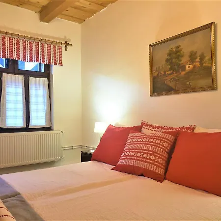 بيت ضيافة Dura Guesthouse, Garden Wellness Retreat Near The Tisza River