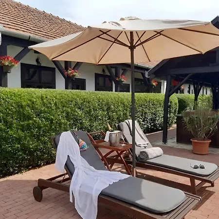 Гостевой дом Dura Guesthouse, Garden Wellness Retreat Near The Tisza River