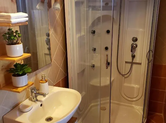 بيت ضيافة Dura Guesthouse, Garden Wellness Retreat Near The Tisza River 4*